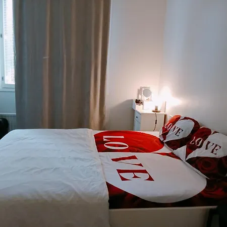 Comfy In Apartment *